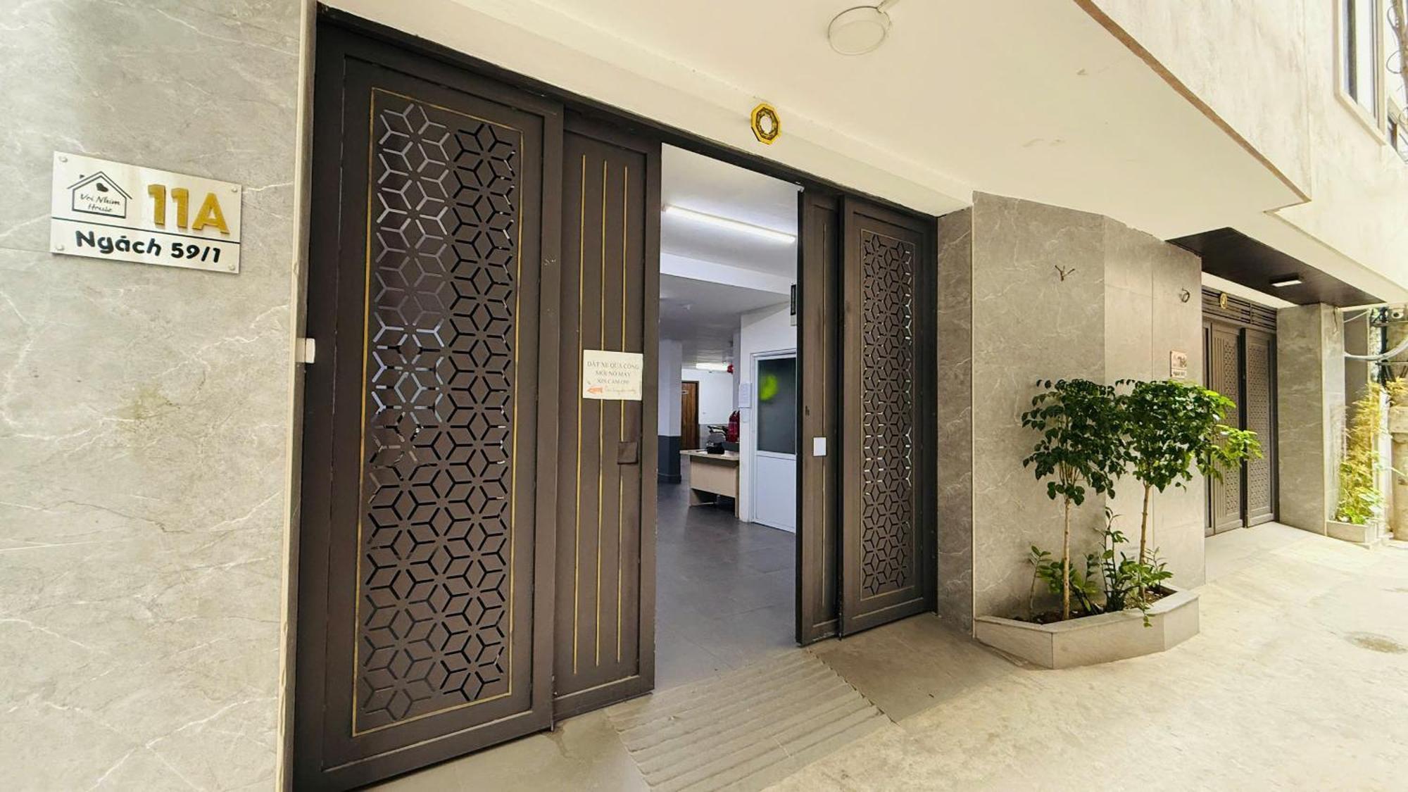 Era Apartment Khuc Thua Du — Photos 1